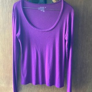 🔵🔵 Old Navy Women’s Long-sleeve Scoop-neck T-shirt (size M)